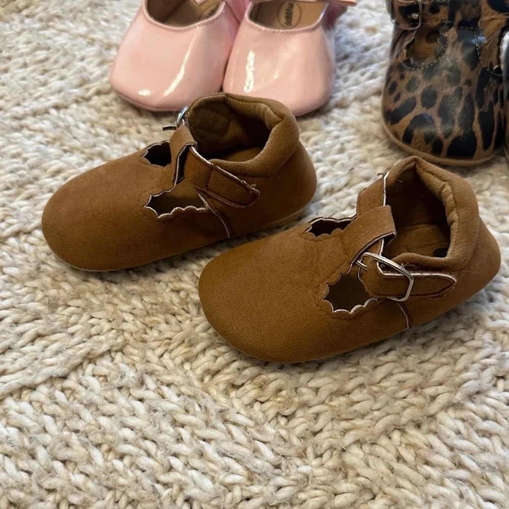 EUC set of 4 pair baby girls Mary Jane shoes size 3